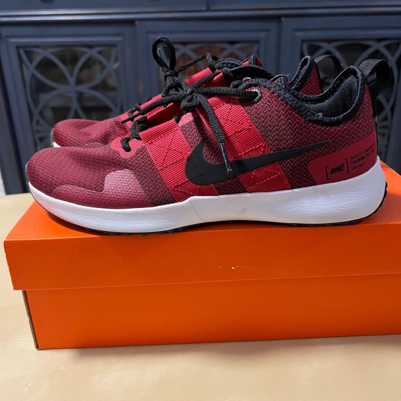 Men’s Size 8 Nike Running Shoes Red - Picture 5 of 6